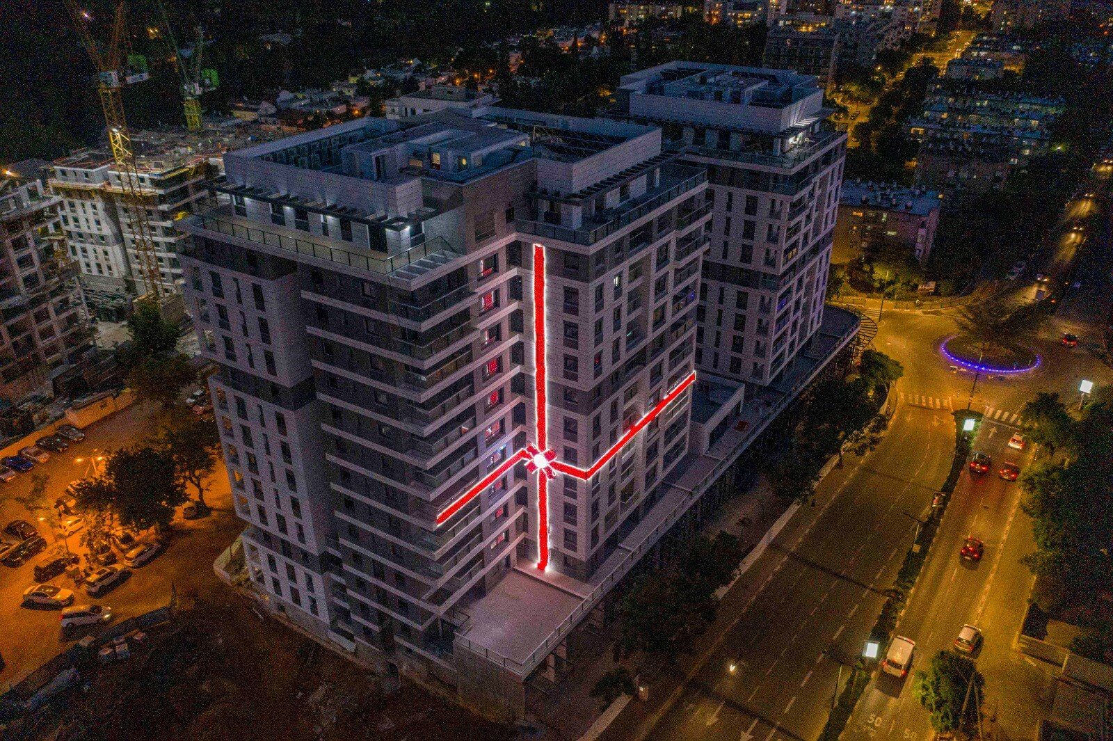 מדוע קפצה מניית אאורה כ 15%+ בסוף המסחר ומי בית ההשקעות שמחזיק בה ?