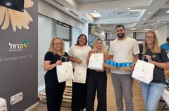 התנדבות עובדי הראל עם עמותת אלון ואלה, מארזים לחיילים 23.6.26, קרדיט: יח״צ