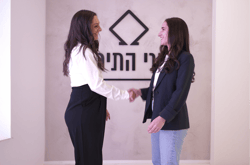 מימין: סיון פרץ ומעיין אדם, צילום: קניבלז סושיאל