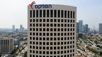 מגדל הפניקס (בית הורד) כולל הלוגו. צילום: באדיבות קבוצת הפניקס