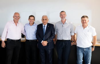 מימין: נטע ברמן, אלון שטאובר, פיני כהן, עמית מסד, שמשון הראל. צילום: איתמר סיידא מימין: נטע ברמן, אלון שטאובר, פיני כהן, עמית מסד, שמשון הראל. צילום: איתמר סיידא