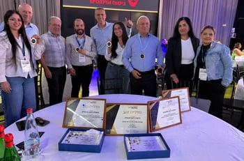 שמעון מירון מנכ״ל הכשרה, רן אמיר משנה למנכ״ל ומנהל אגף פיננסים , איתן ויצמן סמנכ״ל השיווק שוקי קוסקס מנהל חטיבת השירות, אסנת אלעזרא סמנכ״לית משאבי אנוש, יבגני וולפין סמנכ״ל מערכות מידע, אסתי אסרף מנהלת החטיבה הישירה, קרדיט: הכשרה ביטוח ופיננסים שמעון מירון מנכ״ל הכשרה, רן אמיר משנה למנכ״ל ומנהל אגף פיננסים , איתן ויצמן סמנכ״ל השיווק שוקי קוסקס מנהל חטיבת השירות, אסנת אלעזרא סמנכ״לית משאבי אנוש, יבגני וולפין סמנכ״ל מערכות מידע, אסתי אסרף מנהלת החטיבה הישירה, קרדיט: הכשרה ביטוח ופיננסים