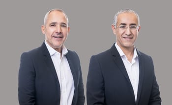 מימין: שחר אושרי, יו״ר דירקטוריון קבוצת נאוי גרופ; דורי נאוי, בעל השליטה בנאוי גרופ, צילומים: ניר סלקמן מימין: שחר אושרי, יו״ר דירקטוריון קבוצת נאוי גרופ; דורי נאוי, בעל השליטה בנאוי גרופ, צילומים: ניר סלקמן