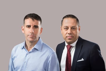 מימין: משה אלמוג אקסלנס, צילום: טומי הרפז | אבנר חדד, מנכ״ל הפניקס בית השקעות, צילום: טומי הרפז