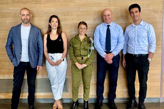 פרויקט מלוחם לחולם. מימין: גיל בן קימון, יורם נוה, ענבר סיטבון, ליאת שטראוס, איתר קנר, צילום: כלל