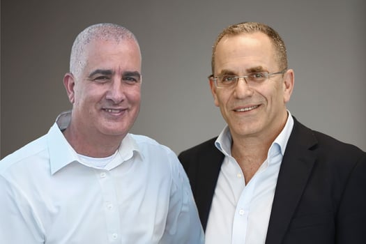 מימין: עמוס רוקח, צילום: יעל צור / שי אביסירא, צילום פרטי / עיבוד: פאנדר