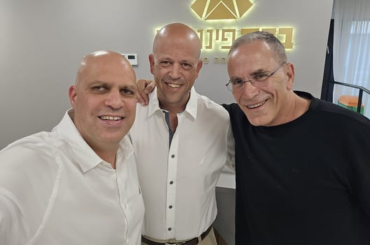 מימין לשמאל: עמוס רוקח, יוסי ברק, קובי גרדי. קרדיט: ברק פיננסים