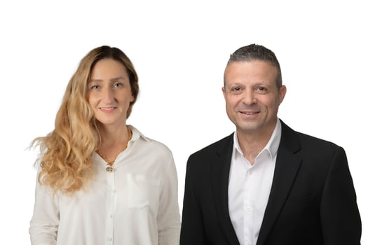 מימין: גמי גריגו, צילום: יונתן בלום; ליאת חיניץ-אברהמי, צילום: ויקטור לוי