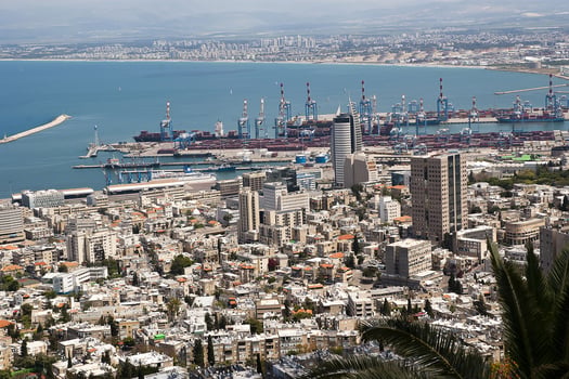 האם סוף למקור הזיהום מהגדולים במדינה, מפרץ חיפה, בתי הזיקוק, והמפעלים? / צילום: Dreamstime