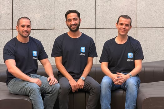 מימין: אלי בר-לב סמנכ״ל תפעול, לירוי טיסונה מנכ״ל ותומר מילר סמנכ״ל צמיחה,      צילום: ליאל גרינברג