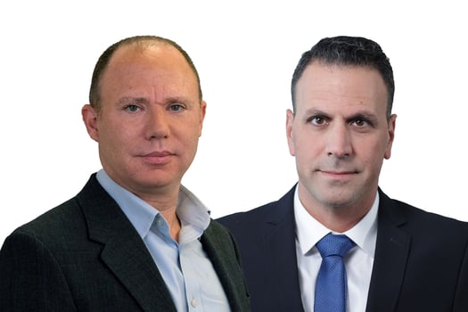 מימין: מאור דואק, מנכ״ל מניף, קרדיט: מניף שירותים פיננסיים / ברק בנסקי, משנה למנכ״ל, מנהל חטיבת ההשקעות כלל ביטוח ופיננסים, צילום: סיון פרג׳