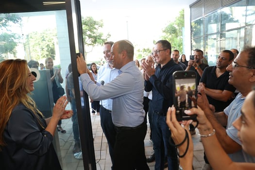 ראש עיריית רחובות, מתן דיל בטקס החניכה, צילום: הילה ראדמי