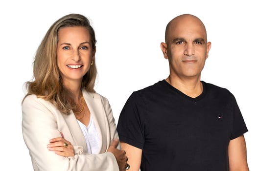מימין: רפי שאולי, סמנכ״ל לקוחות פרטיים Max ושגית דותן, מנכ״לית Max, צילומים: רמי זרנגר