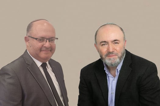 מימין: ראובן טיטואני ושמואל פסטרנק, צילום פרטי