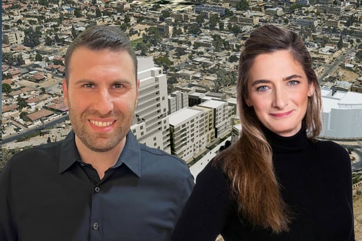 מימין: תמר פוריה, צילום: רז רוגובסקי; קובי אוחיון, ראש המנהלת להתחדשות עירונית בבאר שבע, צילום: הדר לזר; תמונת רקע - הדמית מתחם מורדי הגטאות, הדמיה מילובלבסקי אדריכלים