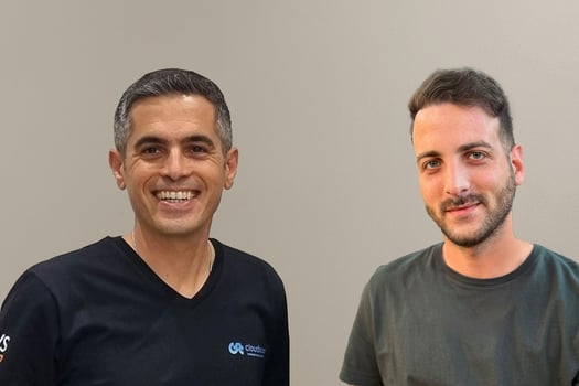 מימין: תומר גיל לוי, צילום: Wiz Cloud LTD; חיים חזק, צילום: יח״צ בזק בינלאומי