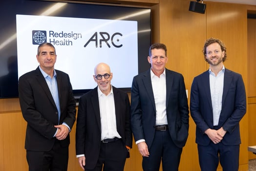 מימין לשמאל: ברט שאהין, מנכ״ל Redesign Health; פרופ׳ איל צימליכמן, נשיא ARC Global וסגן יו״ר Redesign Health; סטיבן קלאסקו, יו״ר הדירקטוריון; פרופ׳ יצחק קרייס, מנהל המרכז הרפואי שיבא, קרדיט: דוברות שיבא