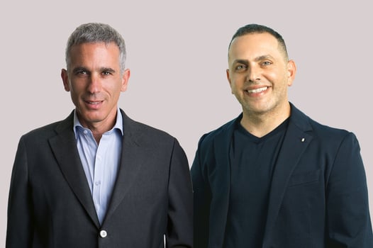 מימין: דן מנחם, צילום: טל גבעוני / מיכה קליין, מנכ״ל אפריקה ישראל מגורים, צילום: שירן כרמל