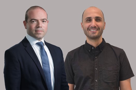 מימין: חוני קבלו, סמנכ״ל ניהול הכנסות ופיתוח מוצר באנלייט, קרדיט: אנלייט / ליאור פרבר, מנכ״ל שמיר אנרגיה, קרדיט צילום: מבטח שמיר