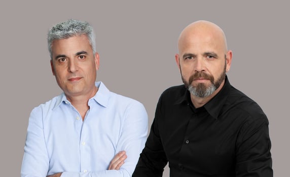 מימין: איתי אהרון, מנכ״ל הייפר גלובל אנטרפרייז / שחף שרגר, מנכ״ל הייפר גלובל, צילומים: ענת קזולה