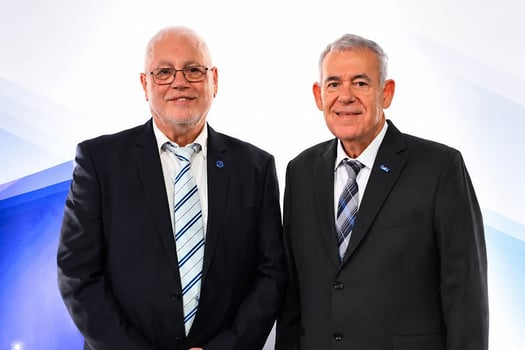 מימין: בועז לוי, יו״ר התעשייה האווירית IAI ופרופ׳ אורי סיון, נשיא הטכניון, צילום: דוברות הטכניון