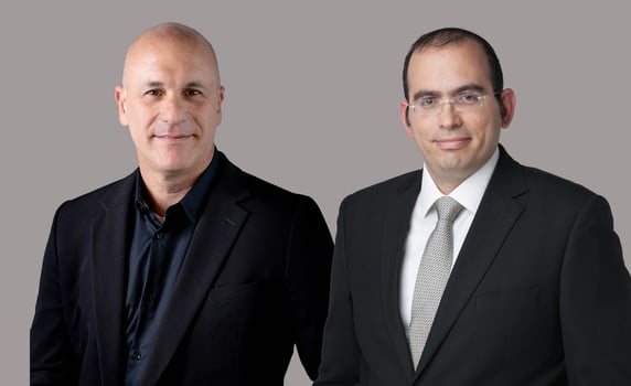 מימין: יואב לביא, צילום: אוסף פרטי / עידו שפר, צילום: נטי לוי