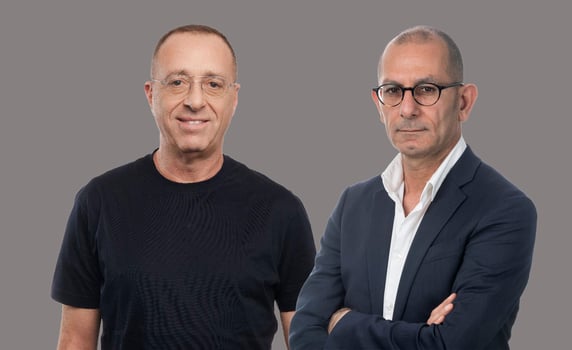מימין: יוסי אלמלם, מייסד ומנכ״ל קבוצת רימון, צילום: דוד מוסקוביץ / גיל גבע, יו״ר קבוצת תדהר, צילום: רונן אקרמן