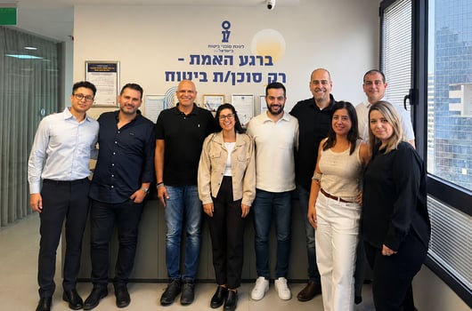 מימין: שני קוקיא טל, עדי אבידן, האדי עוידאת, יניב מאיר, נועם בן שבת, חן גבאי, מושיק בן פורת, רפאל עובדיה ורן גוהן. צילום: יח״צ