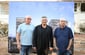 מימין לשמאל: אמנון סעד, ראש עיריית יהוד-מונוסון, יעקב אטרקצ׳י, מנכ״ל ובעלים של חברת אאורה ישראל ויובב גוניקמן משנה לראש עיריית יהוד-מונוסון, קרדיט צילום: מגמה הפקות